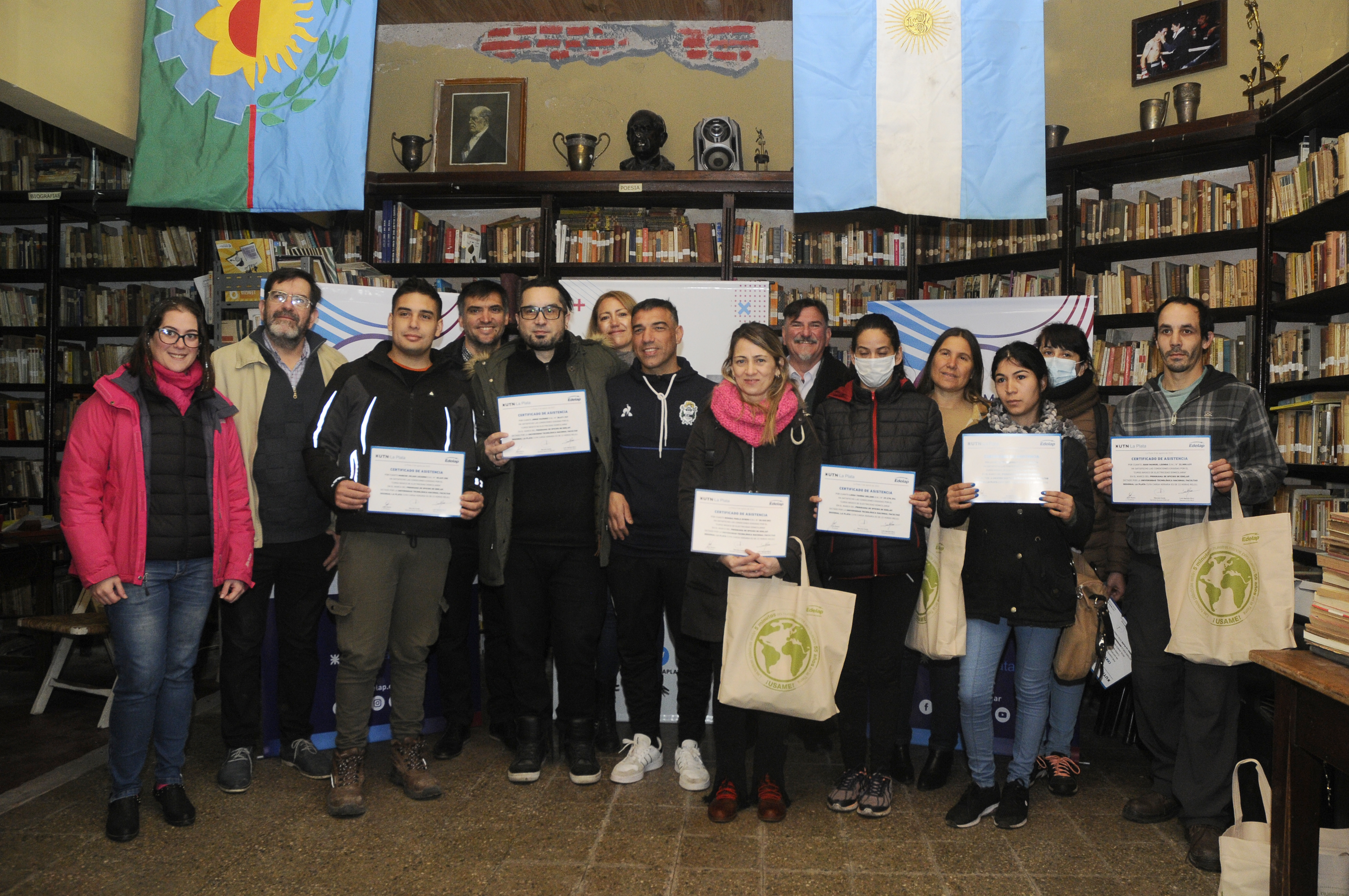 todos los inytegrantes del evento, autoridades de EDELP, UTN y alumnos 