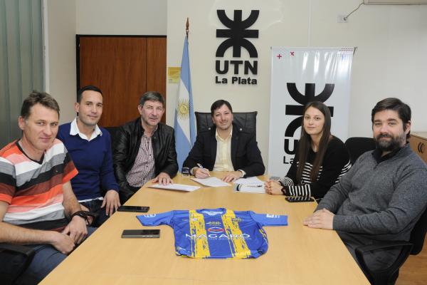 Firma convenio club Everton