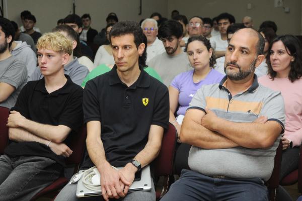 Se realizó el primer Seminario de Aplicaciones de Inteligencia Artificial en la UTN La Plata