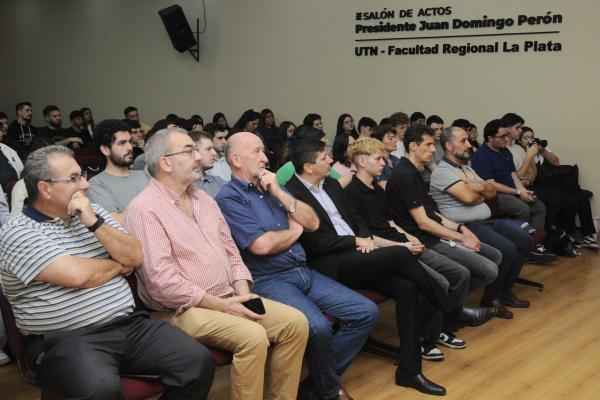 Se realizó el primer Seminario de Aplicaciones de Inteligencia Artificial en la UTN La Plata