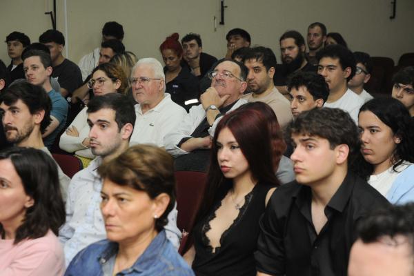 Se realizó el primer Seminario de Aplicaciones de Inteligencia Artificial en la UTN La Plata