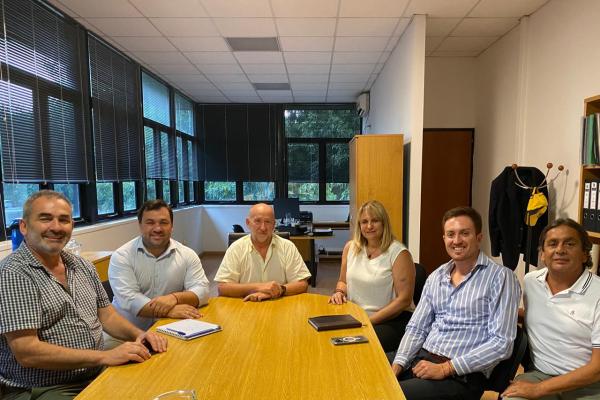 autoridades de la UTN La Plata reunidos con autoridades de Gral . Alvear.
