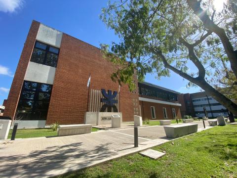 Fachada de la UTN Facultad Regional La Plata.