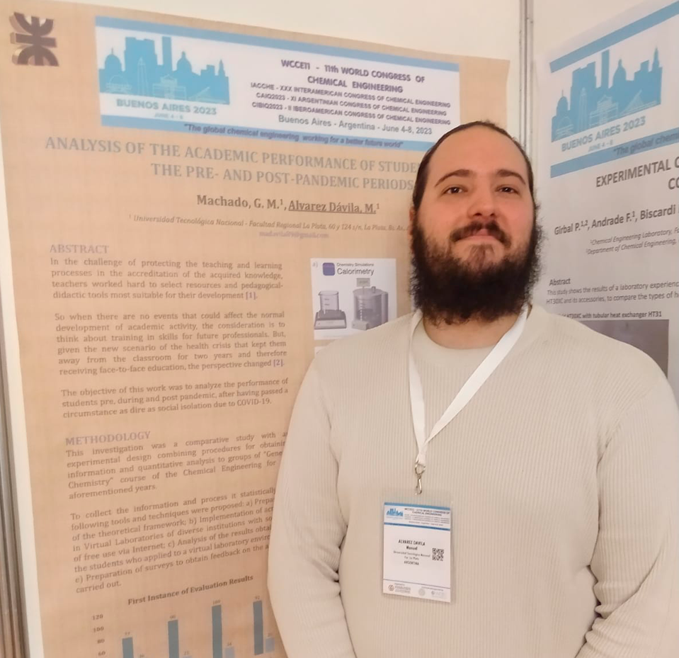 El secretario del departamento de Ingeniería Química Ing. Manuel Alvarez Dávila